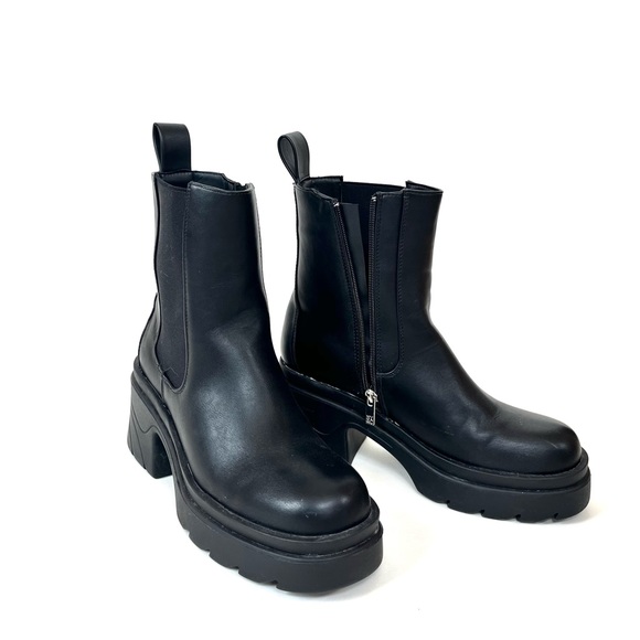 Heeled boots, black faux leather - Picture 2 of 4